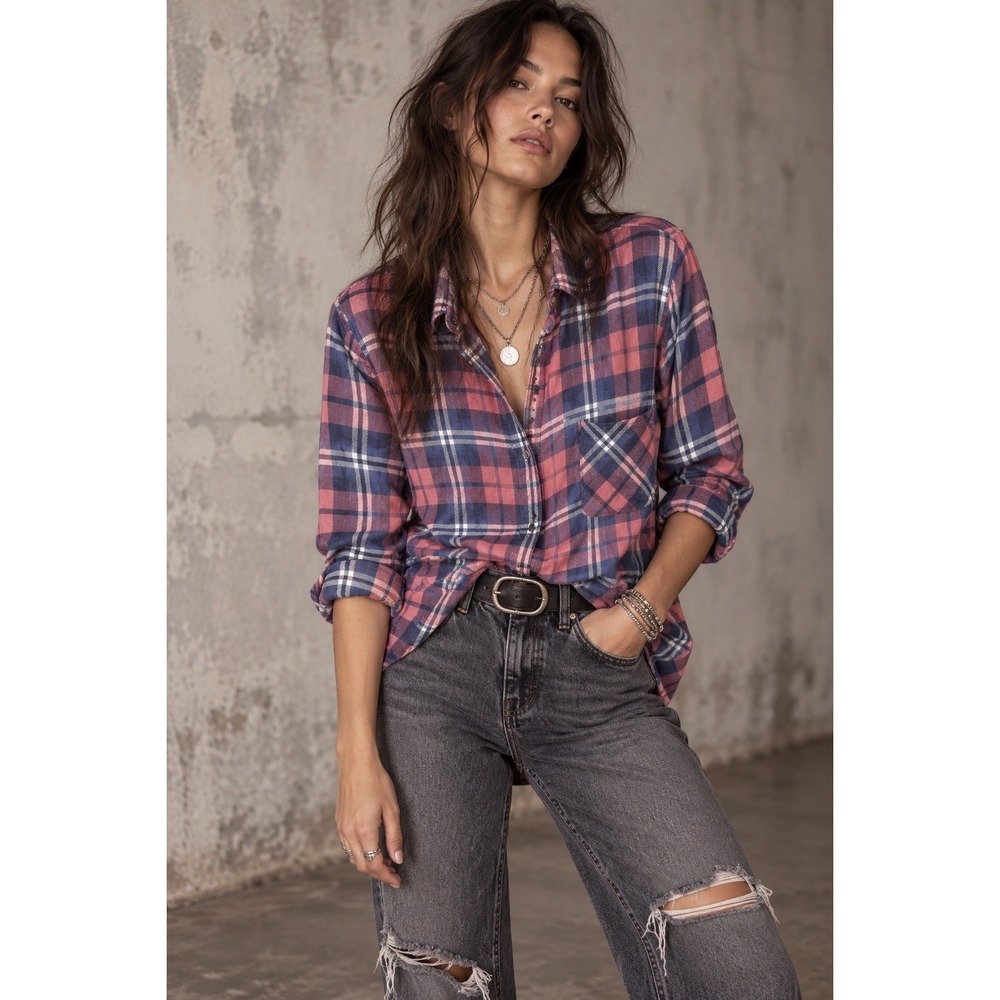 Rails Hunter Plaid Button Down Shirt Pink Navy Blue White Rayon Size Medium